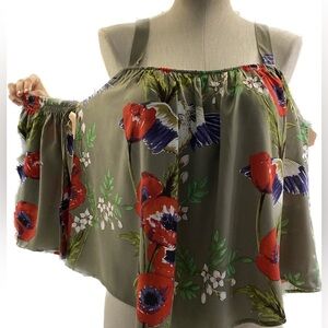 ✨SEMI NEW ✨BEBE SIZE L WOMANS BLOUSE